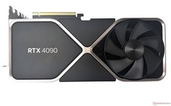 La RTX 4090 Founders Edition dispose de 16 384 cœurs CUDA et de 24 Go de VRAM.