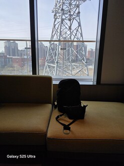 Test de dynamique de la caméra en intérieur avec le Samsung Galaxy S25 Ultra