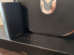 Les proportions reflètent les performances audio : des basses puissantes, mais un son surround moins convaincant (Image source : Notebookcheck)