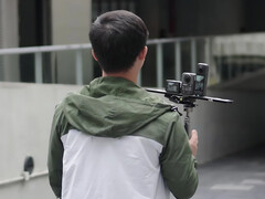 DJI pourrait préparer un trio de sorties pour l'été, y compris l'Osmo 360, dont on parle depuis longtemps et que l'on voit ici au milieu. (Source de l'image : via Igor Bogdanov)