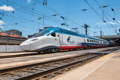 L&#039;Acela NextGen avec une motrice et un quatrième bogie dans la variante Jacobs. (Source de l&#039;image : Amtrak)