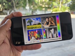 Visionnage en plein air à l'ombre