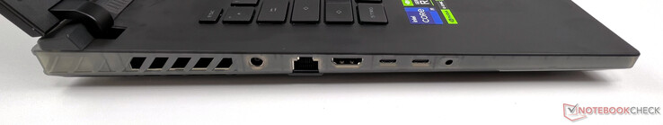 À gauche : alimentation, LAN 2,5 Gbit, HDMI 2.1, Thunderbolt 4, USB-C, casque d'écoute
