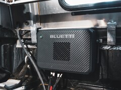 Le Bluetti Charger 2, un concentrateur d'énergie solaire et automobile intelligent (Source : Bluetti)