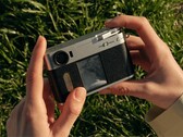 Le Fujifilm X half serait un véritable succès auprès des consommateurs. (Source de l'image : Fujifilm)