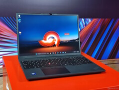 Lenovo ThinkPad P16v Gen 3 (source de l'image : Benjamin Herzig)