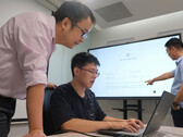 Les informaticiens de la NTU ont utilisé des chatbots d'IA contre eux-mêmes pour "pirater" les modèles (Image source : NTU)