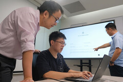 Les informaticiens de la NTU ont utilisé des chatbots d'IA contre eux-mêmes pour 