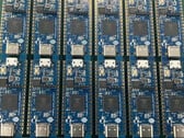 Le PINE64 Ox64 est approximativement aussi grand que le Raspberry Pi Pico W. (Image source : PINE64)