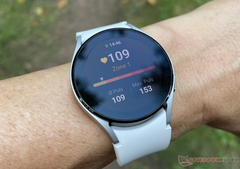 La Galaxy Watch5 Pro pourrait être plus durable que la Galaxy Watch4, illustrée. (Source de l&#039;image : NotebookCheck)