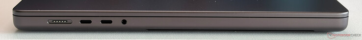À gauche : MagSafe, 2x USB-C 4.0 avec Thunderbolt 5 (120 Gbps, DisplayPort 2.1, Power Delivery), audio 3,5 mm
