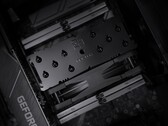 La dernière feuille de route de Noctua montre que plusieurs produits sont en retard, notamment les versions noires de refroidisseurs populaires. Le NH-U12S Chromax.black, déjà disponible, est présenté ici (Source de l'image : Noctua).