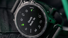 Garmin a ajouté une cinquième référence à la série Tactix 7 avec un modèle AMOLED. (Source de l&#039;image : Garmin)