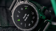 Garmin a ajouté une cinquième référence à la série Tactix 7 avec un modèle AMOLED. (Source de l'image : Garmin)