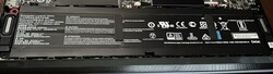 La batterie de 99,9 Wh du MSI GE66 12UHS