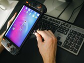 La console portable One Xplayer Windows est une Nintendo Switch avec un écran tactile d'une résolution de 1600p (Source : One-Netbook)