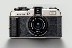 Le Pentax 17 est l'appareil photo idéal pour les amateurs de films, à condition qu'ils puissent s'adapter au format vertical demi-trame (Image source : Ricoh)