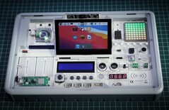 La nouvelle plateforme CrowPi 3 est alimentée par le Raspberry Pi 5 (Image source : Elecrow)