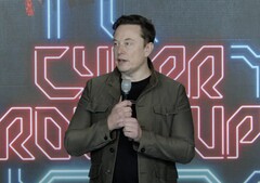 Elon Musk annonce trois nouvelles Teslas lors de la réunion annuelle des actionnaires de Tesla. (Source : Tesla via YouTube)