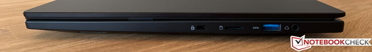 A droite : Verrouillage Kensington (Nano Saver), lecteur de carte microSD, USB-A 3.2 Gen 1 (5 Gbit/s), audio 3,5 mm