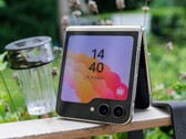 Applele premier iPhone pliable de Samsung imitera le Z Flip de Samsung, selon un rapport. (Source de l'image : Notebookcheck)
