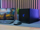 Des appareils comme la Gigabyte Aorus RTX 4090 Gaming Box promettent plus de performances pour les appareils compacts, mais la réalité est plus compliquée. (Source de l'image : Notebookcheck)