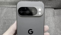 Malgré sa prétendue caméra téléobjectif, le Pixel 10 pourrait encore manquer de nombreuses fonctionnalités présentes sur le Pixel 10 Pro (Image source : Mystic Leaks)