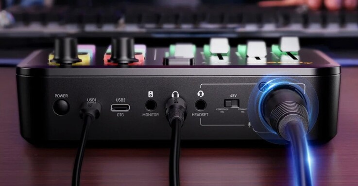 Prises d'entrée et de sortie situées à l'arrière de la table de mixage audio pour jeux vidéo Maono G3.