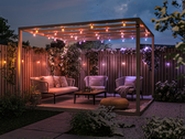 Philips Hue élargit sa gamme de luminaires Festavia, qui comprend notamment la guirlande lumineuse d'extérieur en forme de globe illustrée ici.