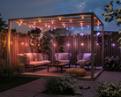 Philips Hue élargit sa gamme de luminaires Festavia, qui comprend notamment la guirlande lumineuse d'extérieur en forme de globe illustrée ici.