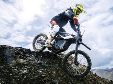 Le Segway Xaber 300 offre une puissance comparable à celle d'une moto à essence de 300 cm3 (source : Segway)