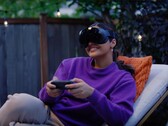 Casque VR Valve Steam Frame avec manette illustré