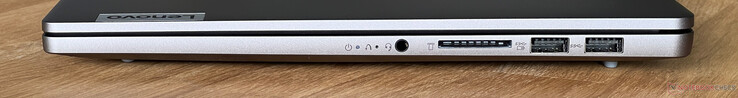 À droite : prise audio 3,5 mm, lecteur de carte SD, 2x USB-A 3.2 Gen 1 (5 GBit/s, 1x alimenté)