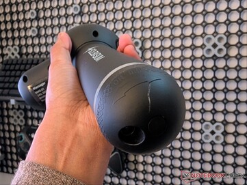 Éraflure sur le fond du pistolet de massage.