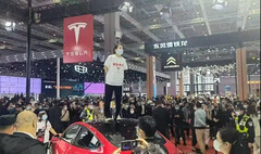 Ce n'est pas la première fois que des propriétaires de Tesla protestent contre une défaillance des freins en Chine (image : CNEVPost) 