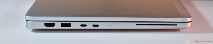 gauche : HDMI, USB-A 3.2 Gen 1, 2x Thunderbolt 4, lecteur de carte à puce