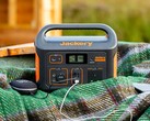 Le nouveau Jackery Explorer 500 v2 devrait être plus fin que le modèle original (photo). (Source de l'image : Jackery)