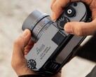 Leica réédite trois appareils photo en "gris métal".