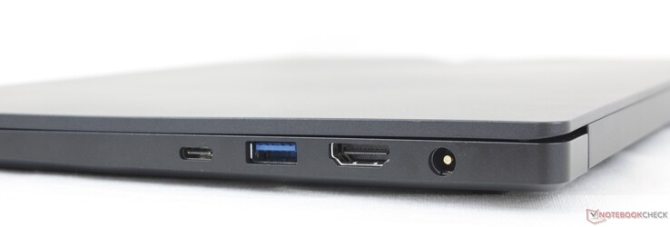 Droite : USB-C-C avec Thunderbolt 4 + Power Delivery + DisplayPort, USB-A 3.0 Gen. 1, HDMI 2.0b, adaptateur secteur
