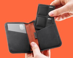 Oda offre un étui pour carte SD au format d'une carte de crédit. (Source de l'image : Oda)