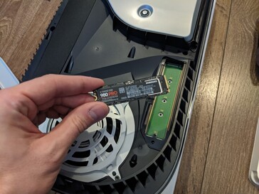 Un SSD très rapide sera nécessaire. (Source de l'image : LaptrinhX)