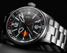 Animée par le mouvement automatique Seiko NH34A GMT, la montre pilote Panzera Flieger 45G (photo) vous offre une réserve de marche de 41 heures. (Source : Panzera)