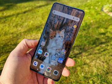 Le Xiaomi Redmi Note 14 Pro+ 5G au soleil
