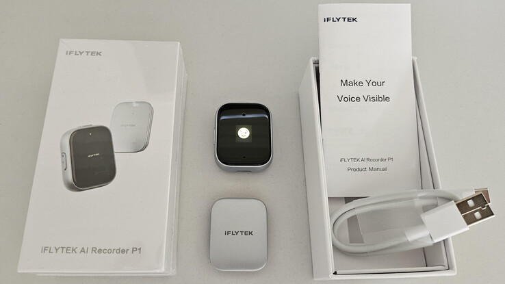 Le coffret ne contient pas grand-chose, mais il comprend tout ce dont vous avez besoin pour le mettre en service.
