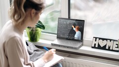 Le Compal Mobile Office peut prendre moins de place sur un bureau qu'un ordinateur portable classique. (Source de l'image : Compal)