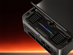 L'écran rabattable de la Machenike GTS dissimule un éclairage RGB et des orifices de refroidissement supplémentaires. (Source de l'image : Machenike)