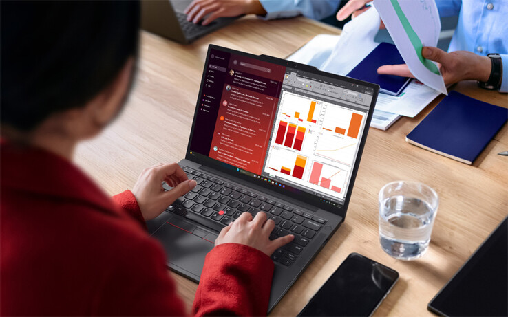 Le ThinkPad X13 Gen 7 AMD pèse 987 g avec sa batterie de 54,7 Wh.