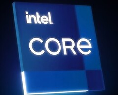 Un an plus tard, Intel pourrait enfin égaler les performances multi-cœurs d&#039;AMD... (Source de l&#039;image : Explica.co)