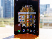 Honor a créé le Magic V2 en quatre couleurs. (Source de l'image : NotebookCheck)