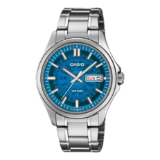 La Casio MTP-E740-2A2V est dotée d’un cadran bleu vif translucide.